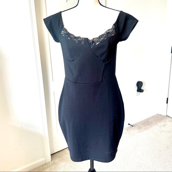 NWT NASTY GAL Black Lace Detail Bodycon Mini Dress—SZ. 10 - Picture 6 of 10
